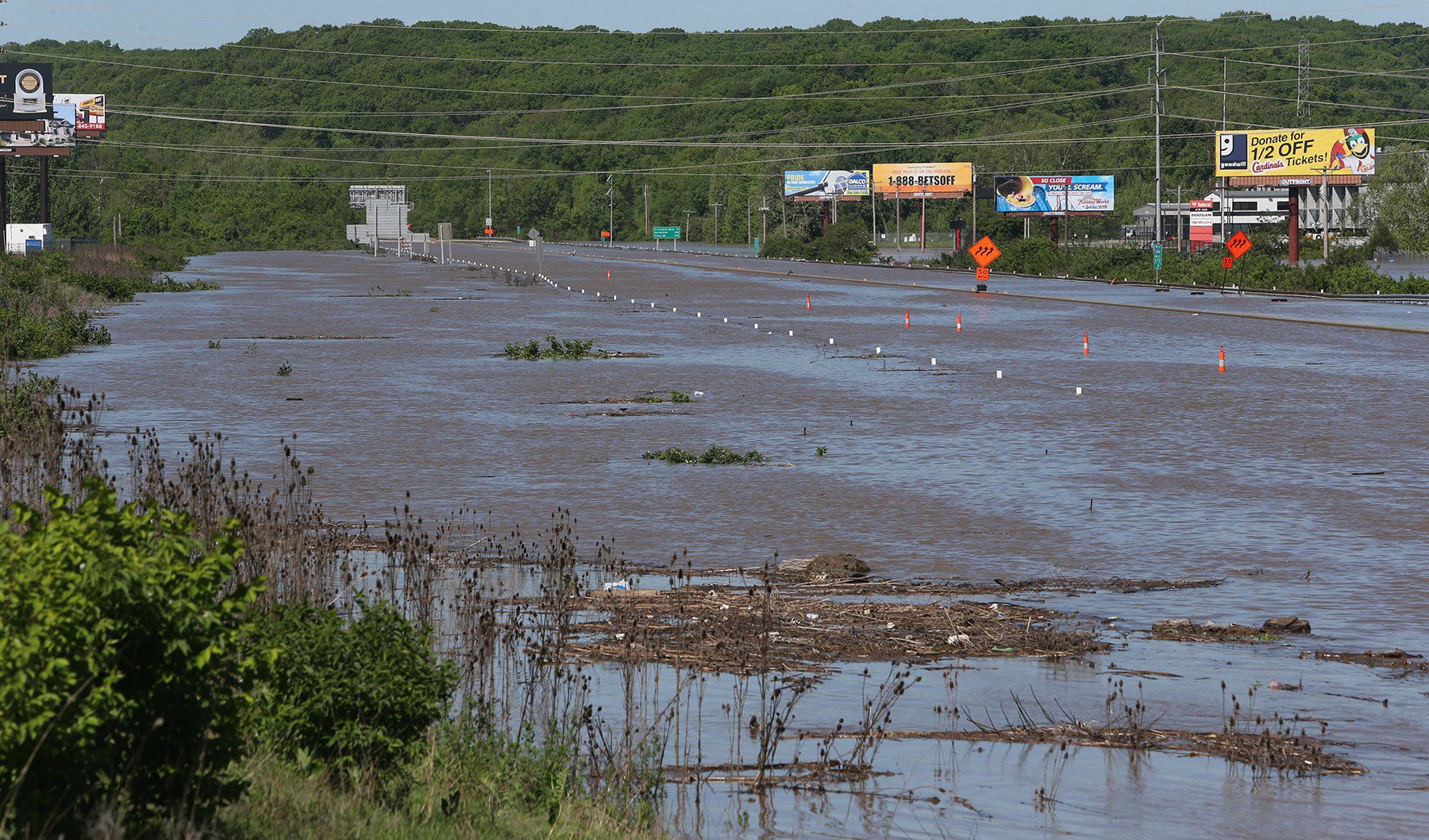 The rising Meramec causes many headaches in Fenton